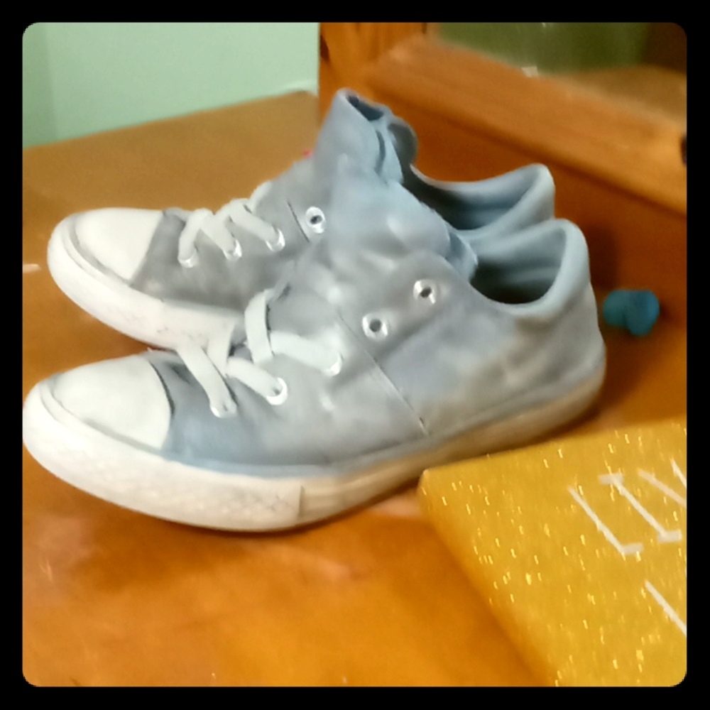Blue sky Converses